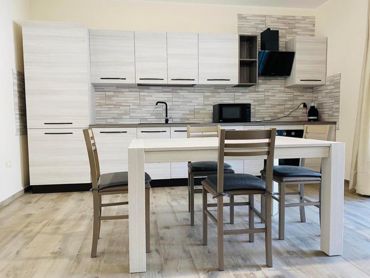 Ferienwohnung Nuova Residenza Dei 7 Pini A Pochi Passi Dal Mare Porto Pino Exterior foto