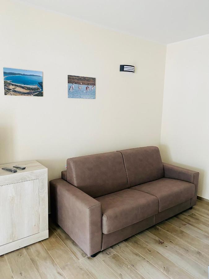 Ferienwohnung Nuova Residenza Dei 7 Pini A Pochi Passi Dal Mare Porto Pino Exterior foto
