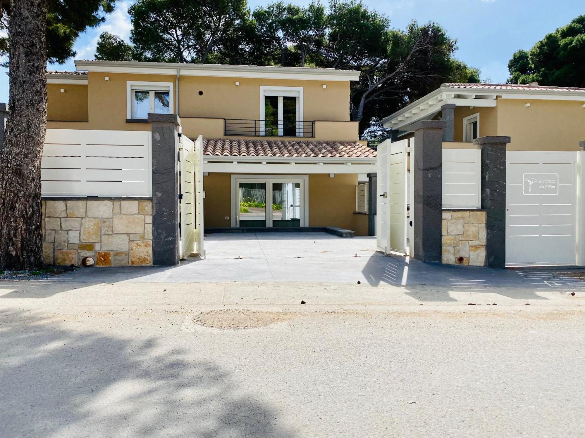 Ferienwohnung Nuova Residenza Dei 7 Pini A Pochi Passi Dal Mare Porto Pino Exterior foto
