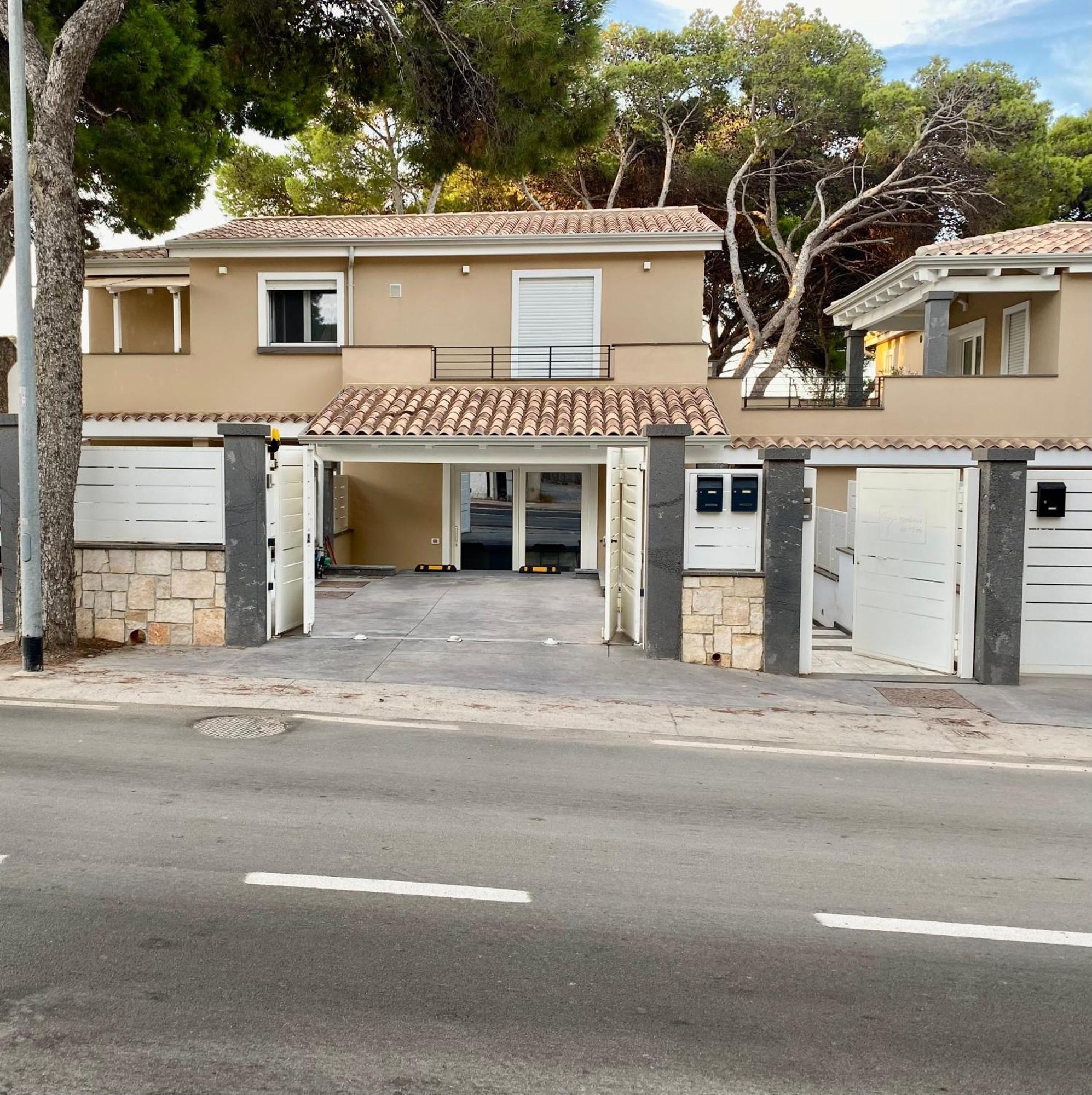 Ferienwohnung Nuova Residenza Dei 7 Pini A Pochi Passi Dal Mare Porto Pino Exterior foto