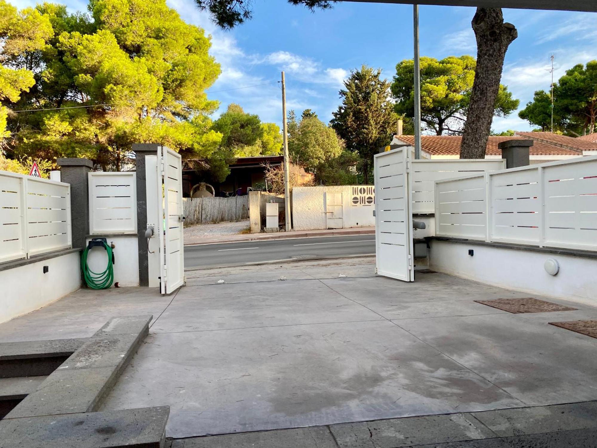 Ferienwohnung Nuova Residenza Dei 7 Pini A Pochi Passi Dal Mare Porto Pino Exterior foto